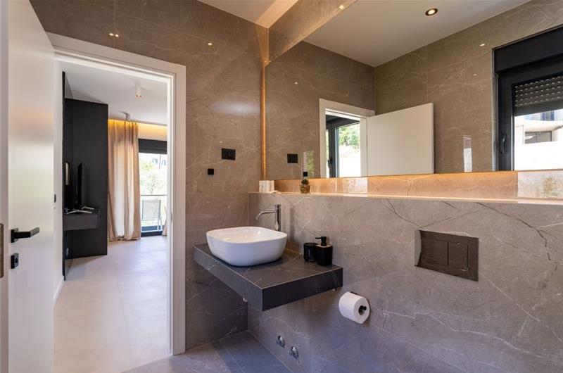 4 bedroom villa with pool in Dubrovnik region, sleeps 8 