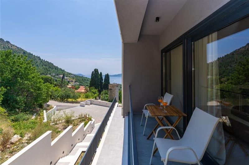 4 bedroom villa with pool in Dubrovnik region, sleeps 8 