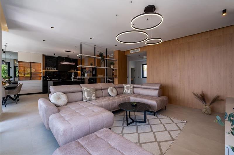 4 bedroom villa with pool in Dubrovnik region, sleeps 8 