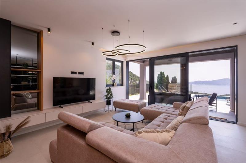 4 bedroom villa with pool in Dubrovnik region, sleeps 8 