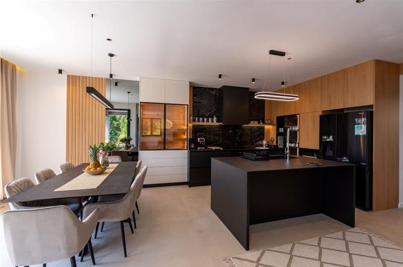 4 bedroom villa with pool in Dubrovnik region, sleeps 8 