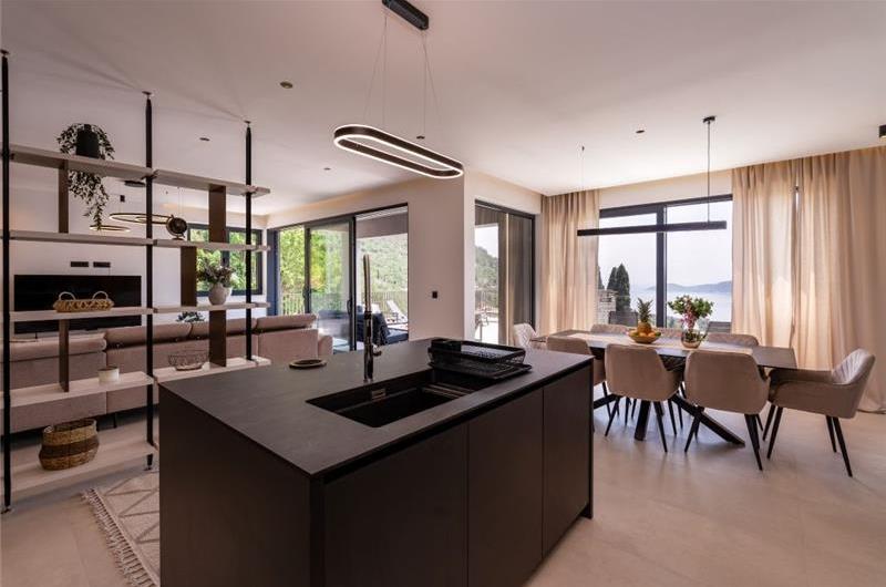 4 bedroom villa with pool in Dubrovnik region, sleeps 8 