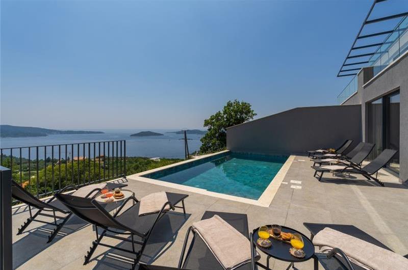 4 bedroom villa with pool in Dubrovnik region, sleeps 8 