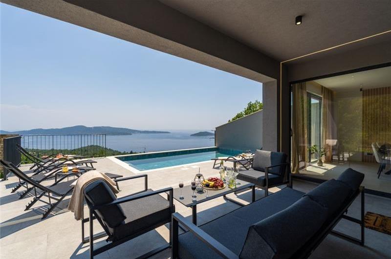 4 bedroom villa with pool in Dubrovnik region, sleeps 8 