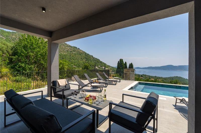 4 bedroom villa with pool in Dubrovnik region, sleeps 8 