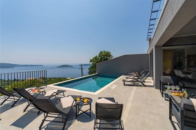 4 bedroom villa with pool in Dubrovnik region, sleeps 8 