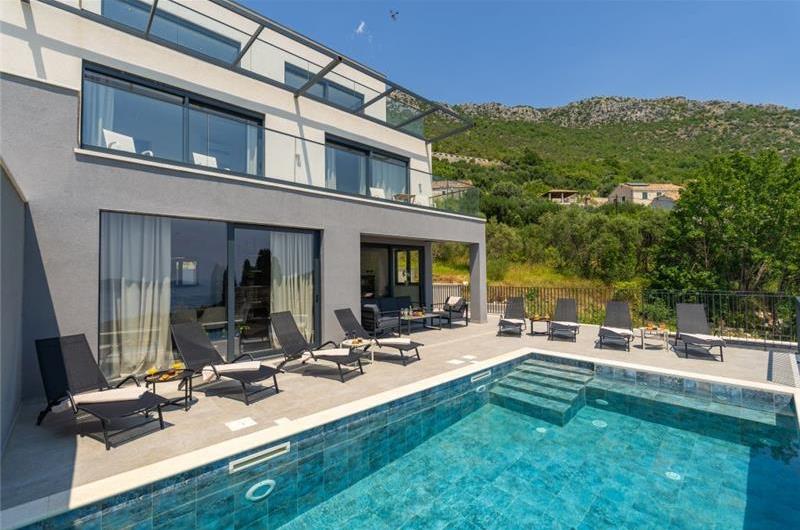 4 bedroom villa with pool in Dubrovnik region, sleeps 8 