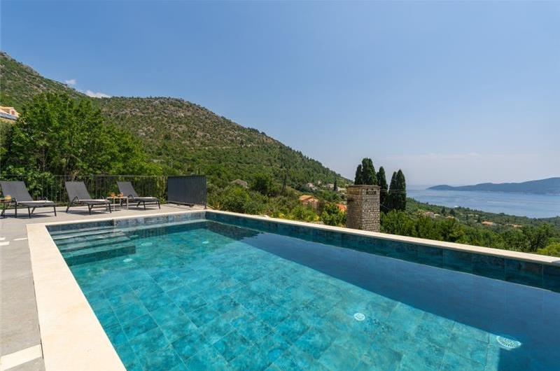 4 bedroom villa with pool in Dubrovnik region, sleeps 8 