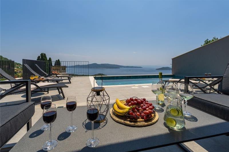 4 bedroom villa with pool in Dubrovnik region, sleeps 8 