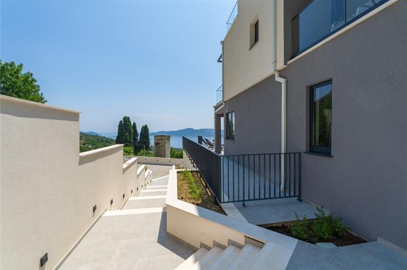 4 bedroom villa with pool in Dubrovnik region, sleeps 8 