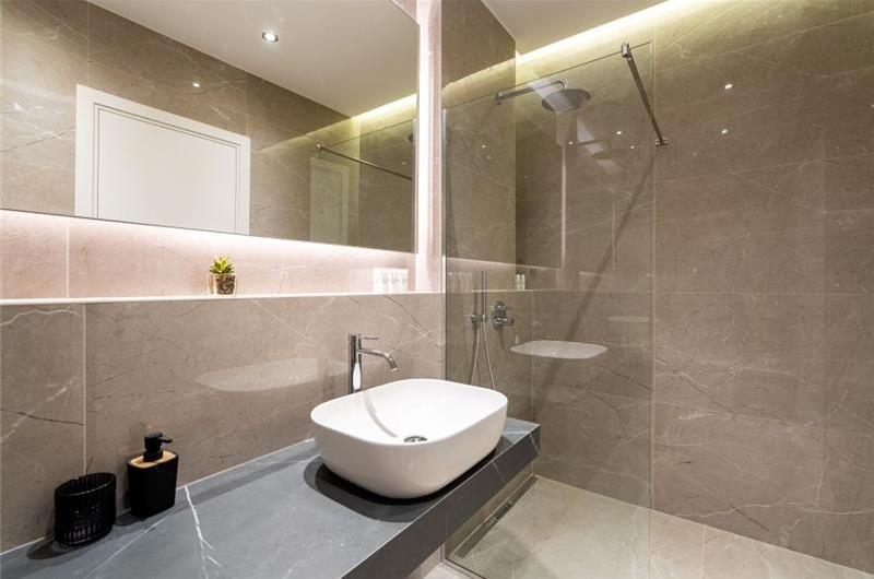 4 bedroom villa with pool in Dubrovnik region, sleeps 8 