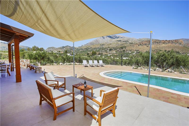 Villa in Sicily, photograph 3