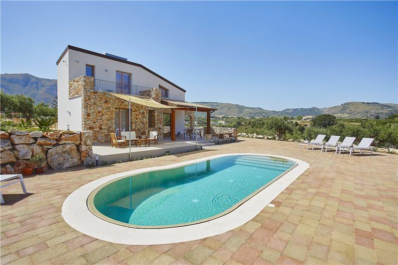 Villa in Sicily, photograph 1