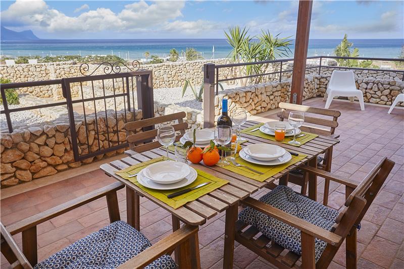 Sea-view villa in Sicily, photograph 1