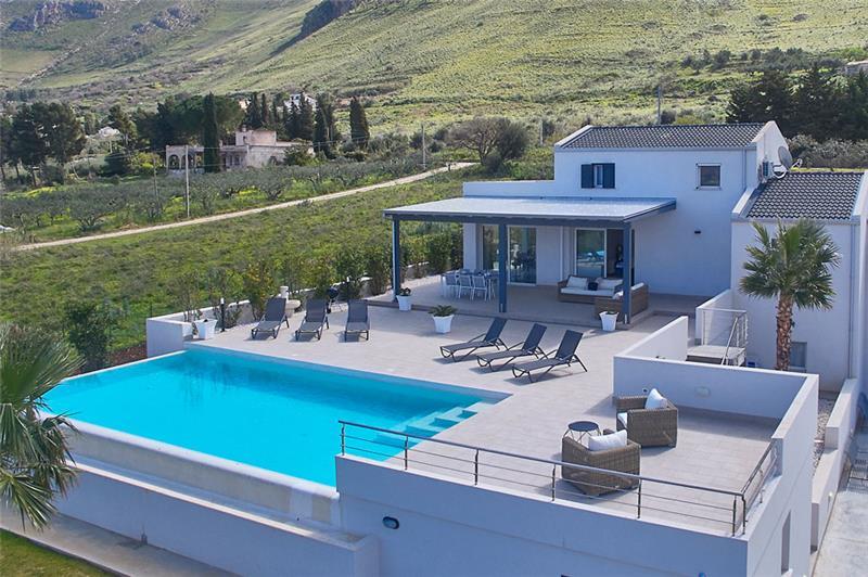 Villa in Sicily, photograph 2
