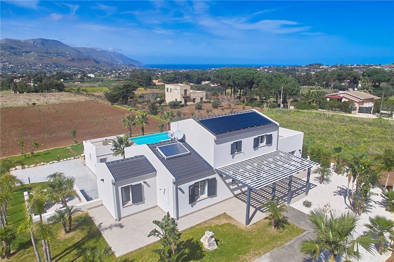 Villa in Sicily, photograph 3