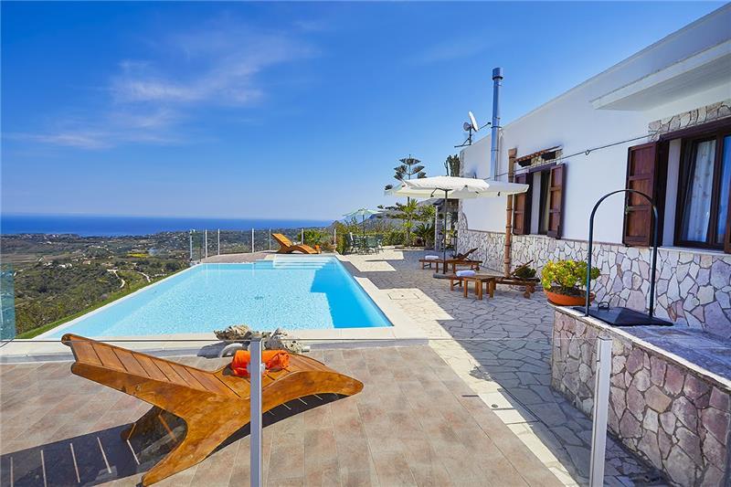 Sea-view villa in Sicily, photograph 1