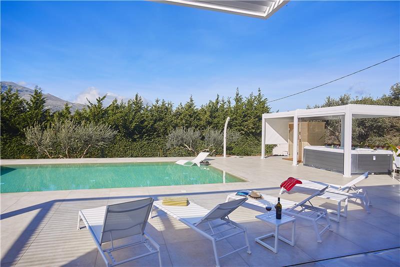 Villa in Sicily, photograph 2