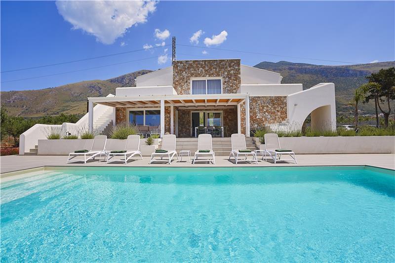 Villa in Sicily, photograph 8
