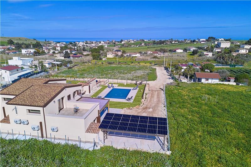 Villa in Sicily, photograph 2