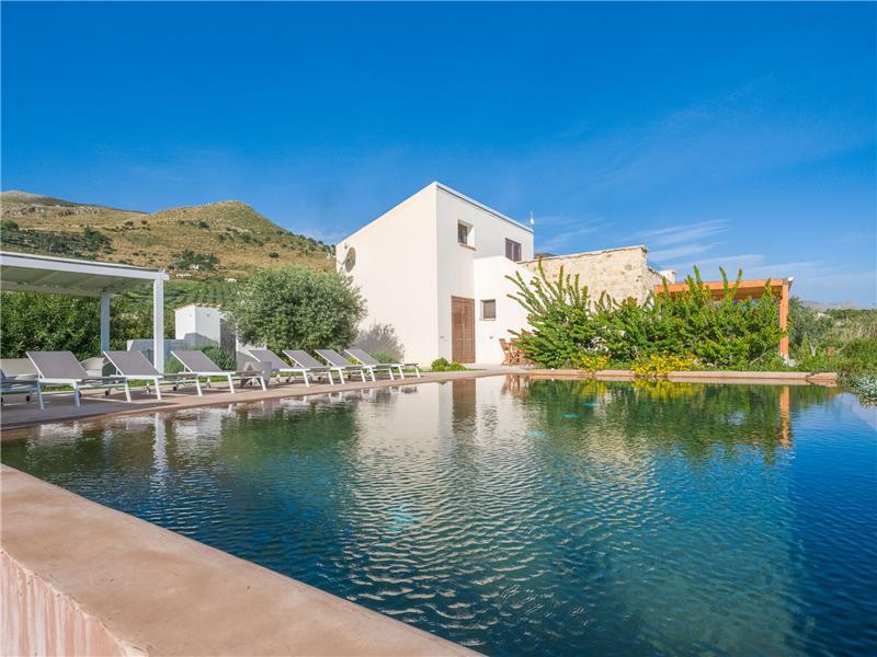 Sea-view villa in Sicily, photograph 1