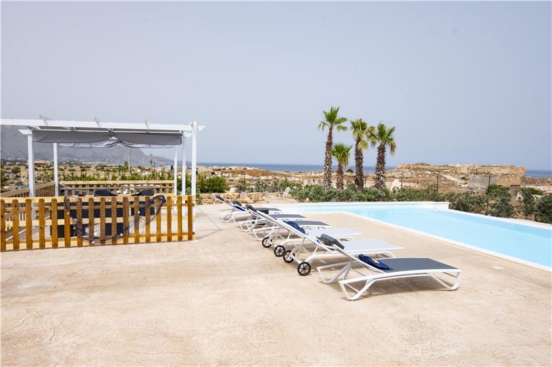Sea-view villa in Sicily, photograph 1
