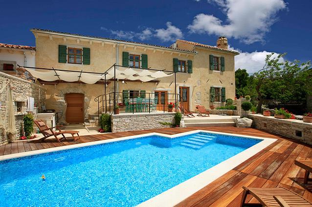 Sea-view villa in Trget, photograph 2
