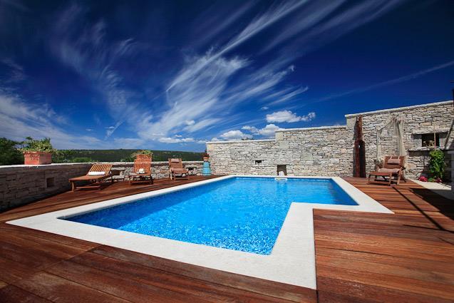 Sea-view villa in Trget, photograph 1