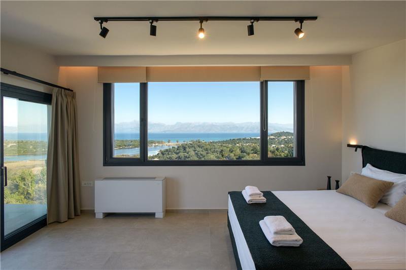 Sea-view villa in Acharavi, photograph 16
