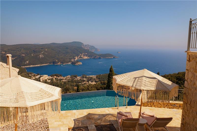 Sea-view villa in Palaiokastrítsa, photograph 3