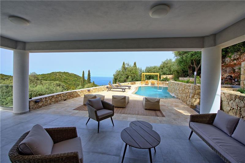 Sea-view villa in Makrades, photograph 18