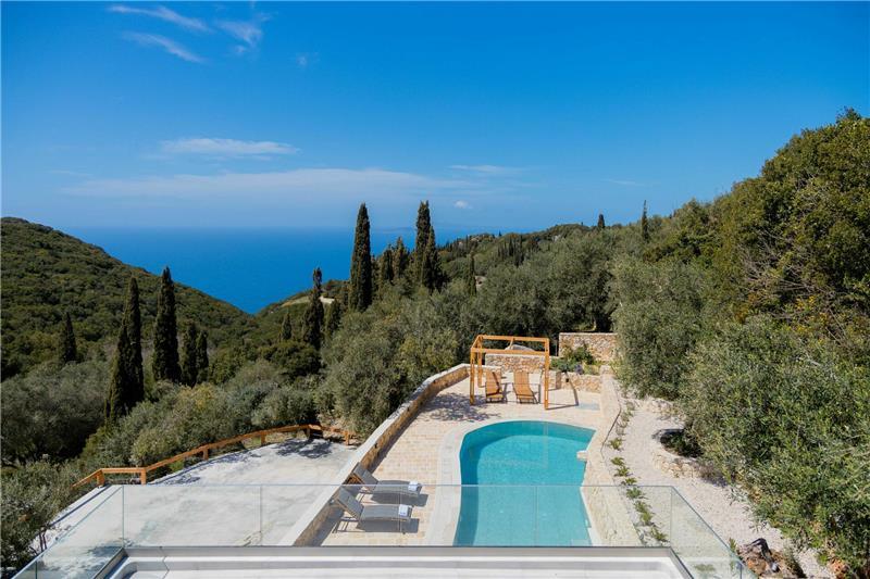 Sea-view villa in Makrades, photograph 22