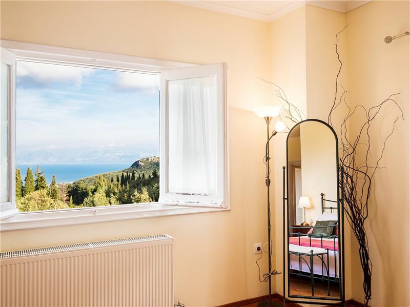 Sea-view villa in Episkepsi, photograph 16