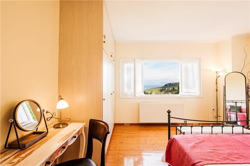 Sea-view villa in Episkepsi, photograph 19