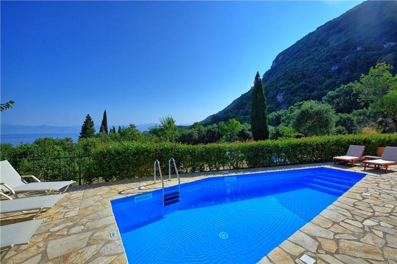 Sea-view villa in Episkepsi, photograph 3