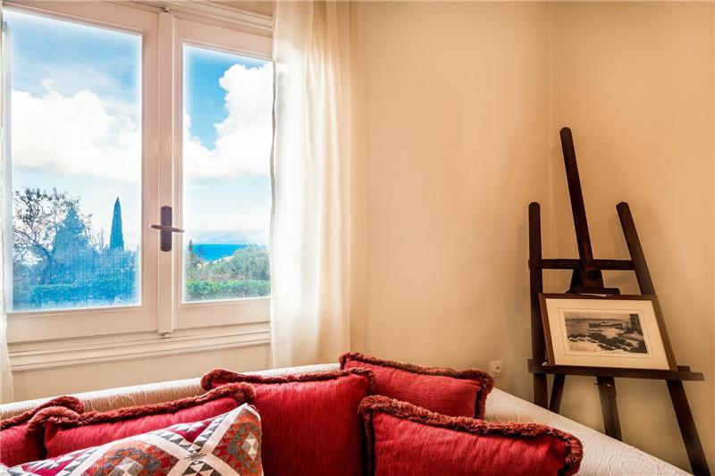 Sea-view villa in Episkepsi, photograph 12
