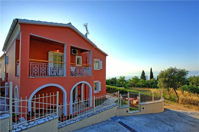 Sea-view villa in Episkepsi, photograph 6