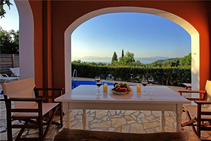 Sea-view villa in Episkepsi, photograph 7