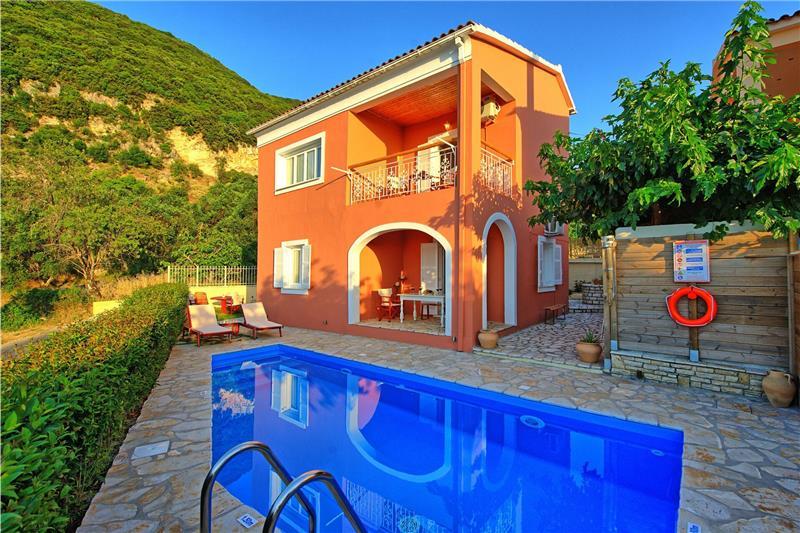 Sea-view villa in Episkepsi, photograph 1
