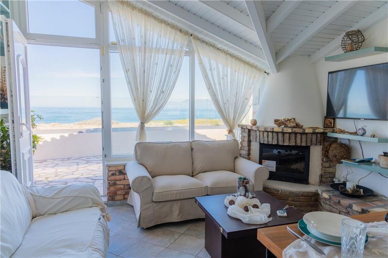 Beachfront villa in Acharavi, photograph 16