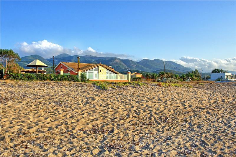 Beachfront villa in Acharavi, photograph 20