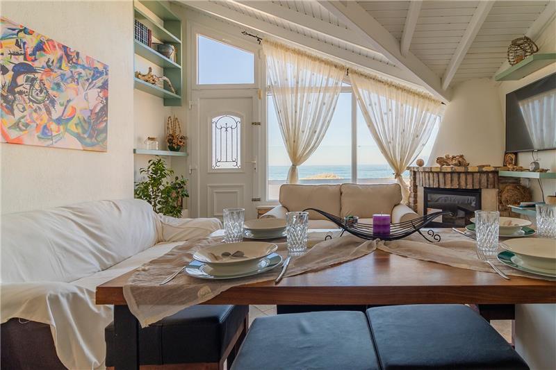 Beachfront villa in Acharavi, photograph 8