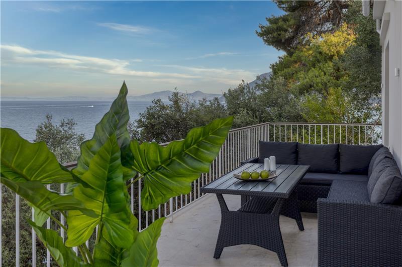 Beachfront villa in Perama, photograph 19