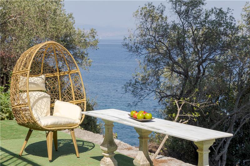 Beachfront villa in Perama, photograph 20