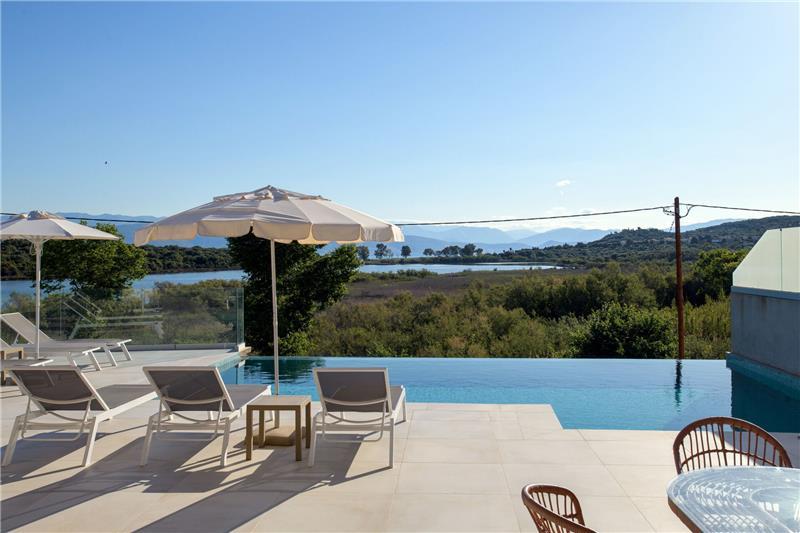 Sea-view villa in Acharavi, photograph 23