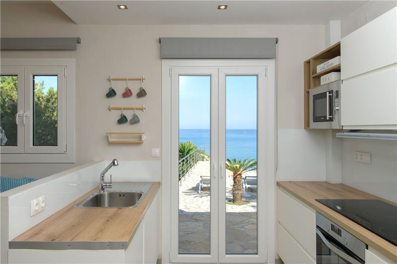 Beachfront villa in Acharavi, photograph 19