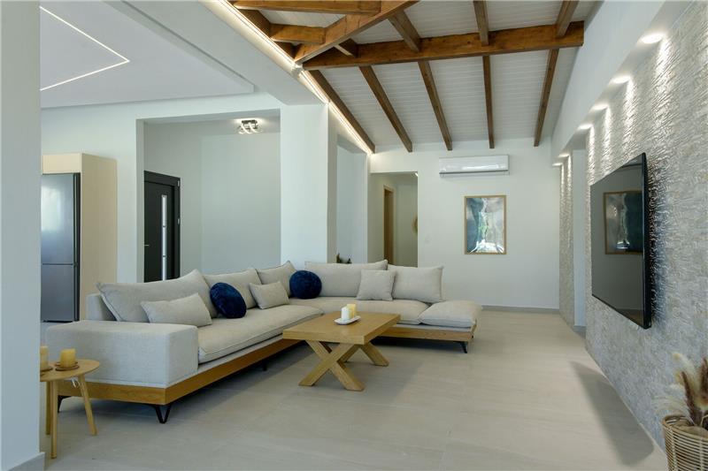 Beachfront villa in Acharavi, photograph 13