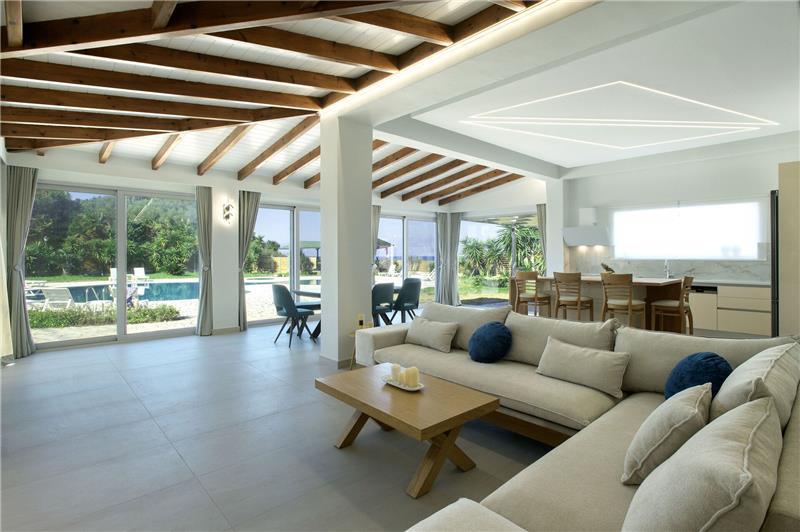 Beachfront villa in Acharavi, photograph 11