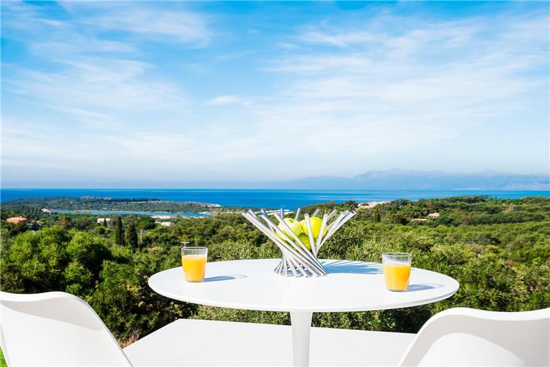 Sea-view villa in Apraos, photograph 22