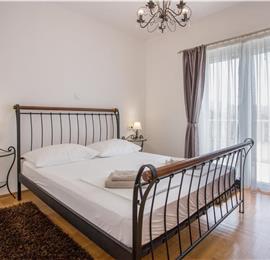 4-Bedroom Villa with Pool, Sleeps 8–12 – Ciovo, near Trogir